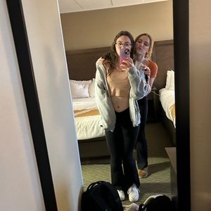 Meet your Posher, Nina